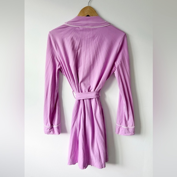 Lightweight Summer Dressing Robe, Purple | Gilligan & O’Malley - Picture 2 of 3